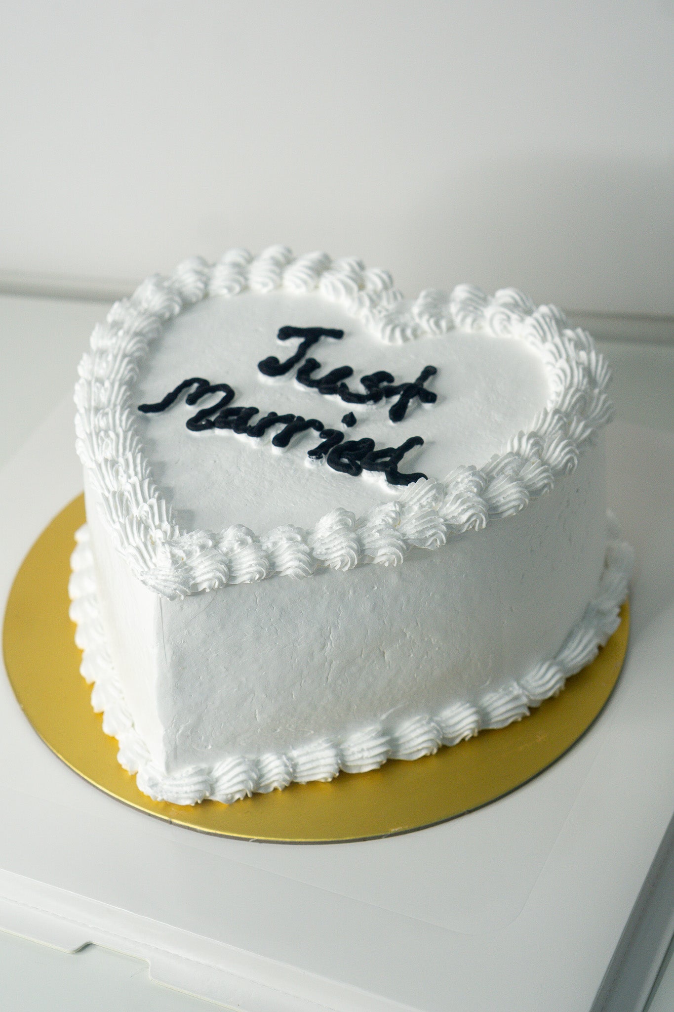 Vintage Heart Cake -