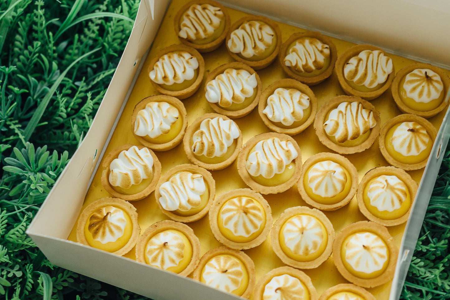 Into the Clouds Mini Tarts (25pcs)