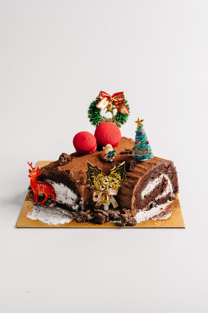 Peppermint Chocolate Log Cake