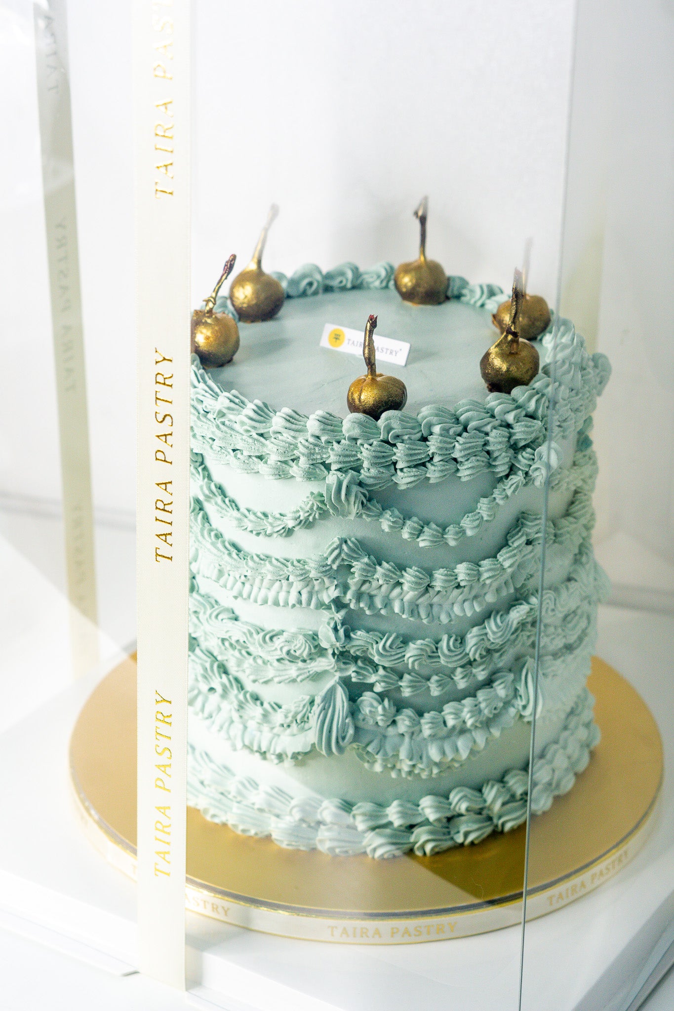 Stylish Vintage Round Cake
