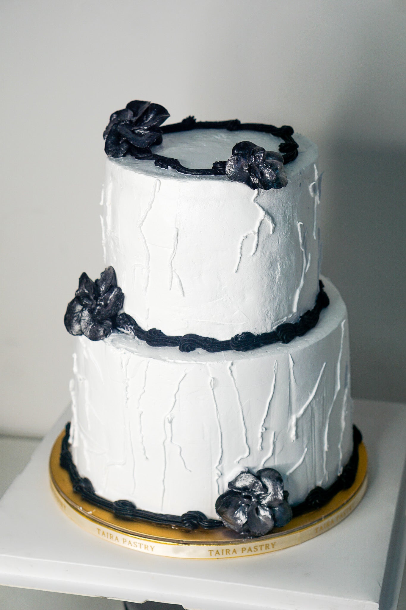 Classic Black & White Floral Cake