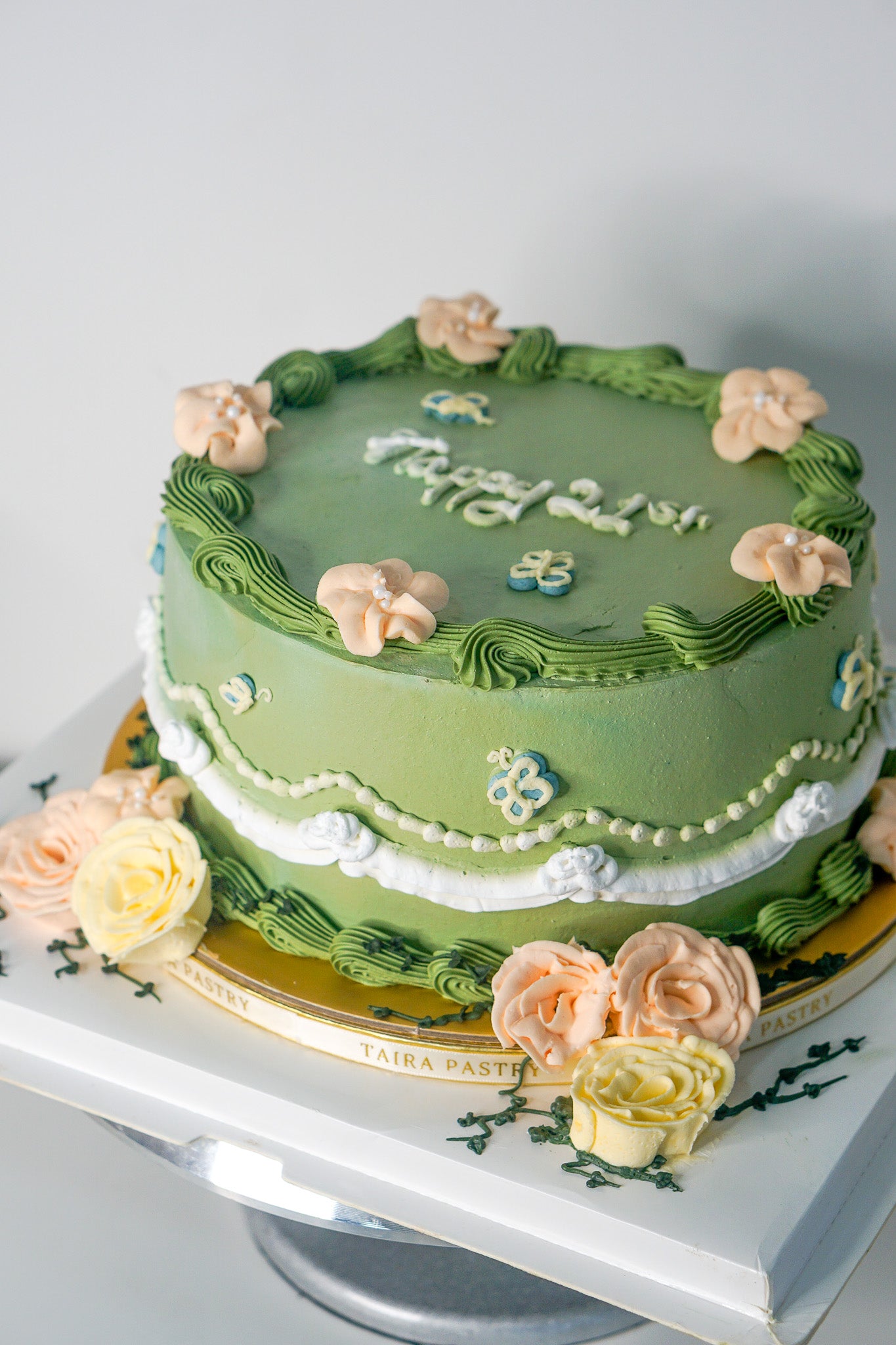 Stylish Vintage Heart Cake
