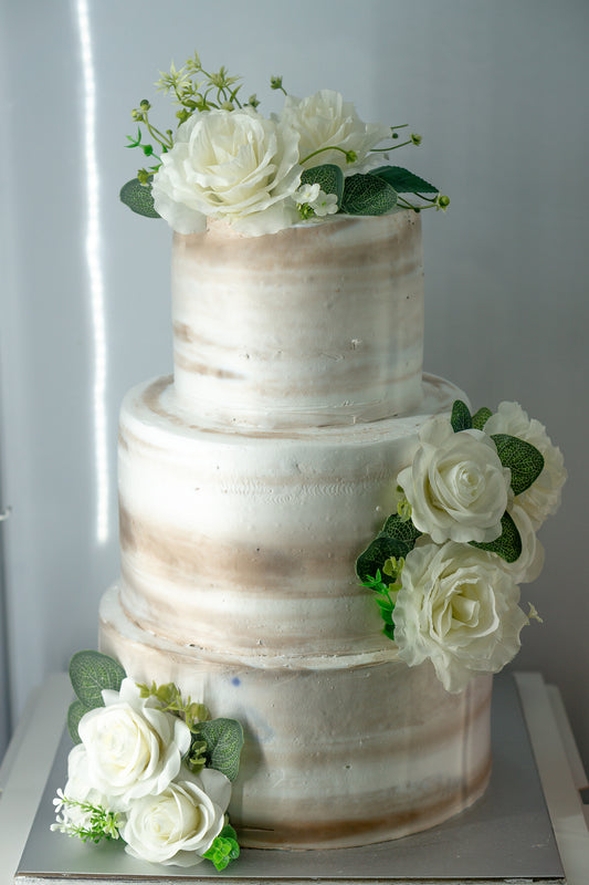 White Rose Woodly Cake