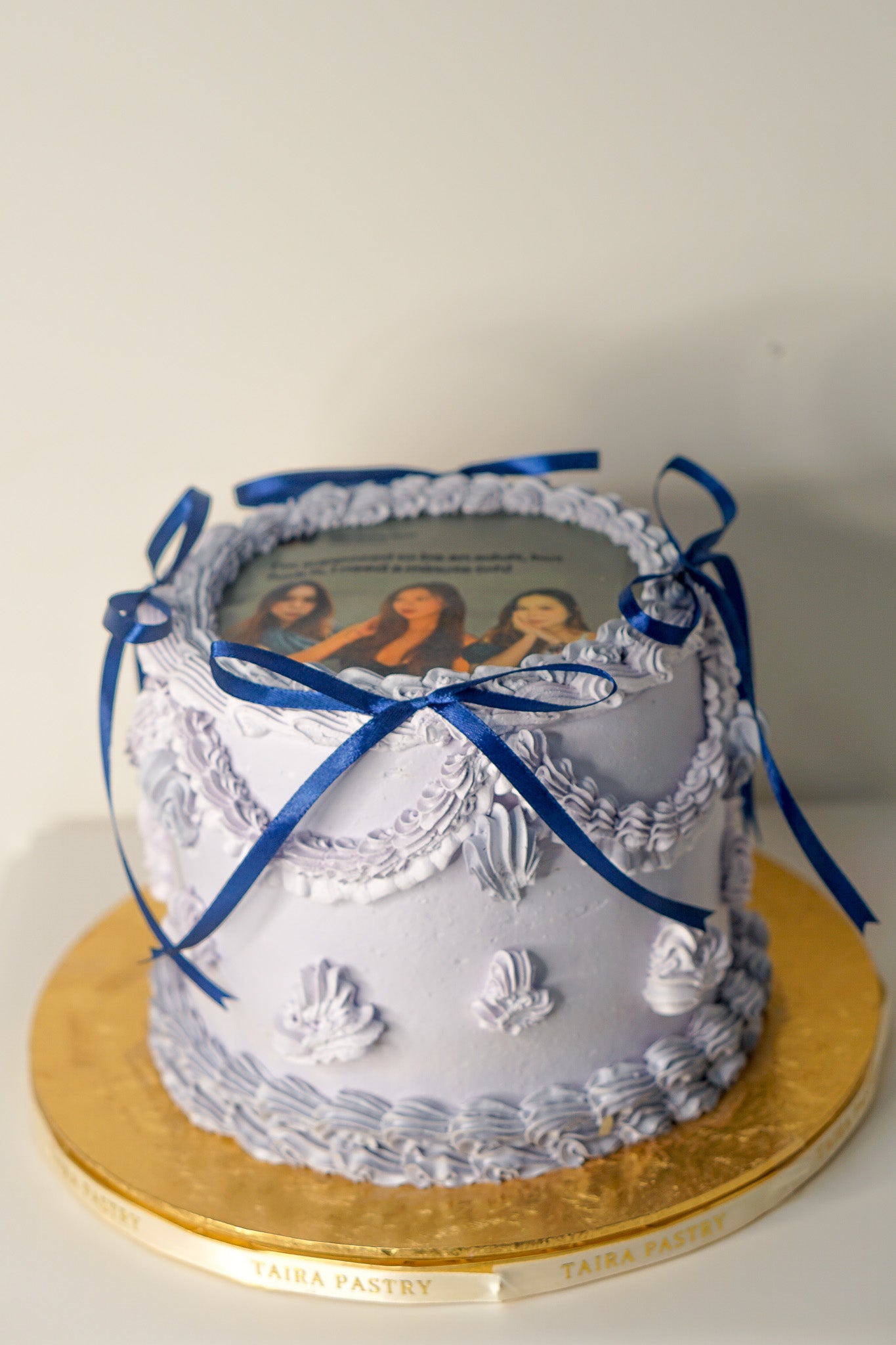 Vintage Image Print Cake