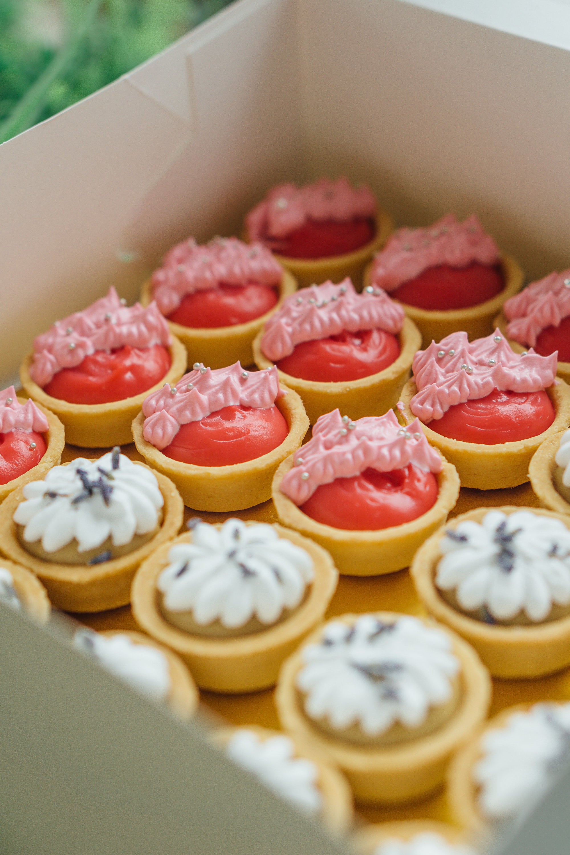 Floral Bliss Mini Tarts (25pcs) – Taira Pastry