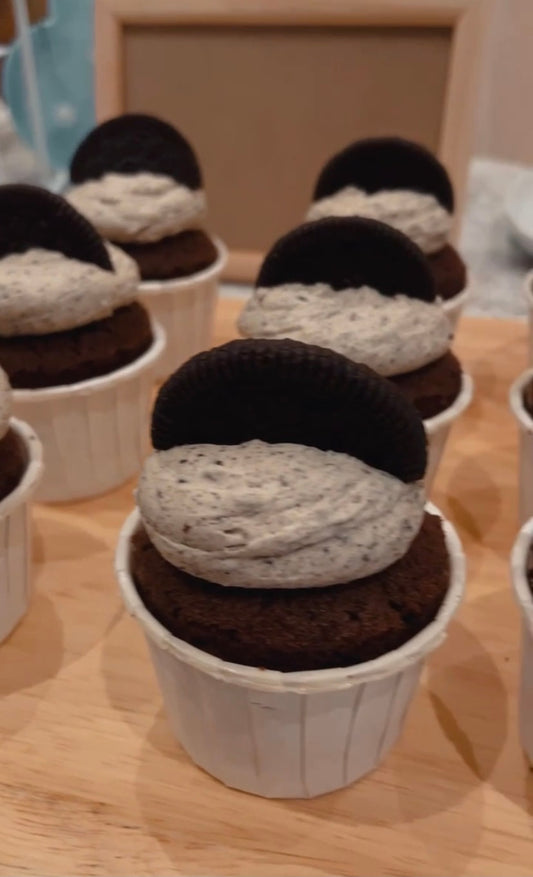 Oreo Cupcakes (Box of 12)